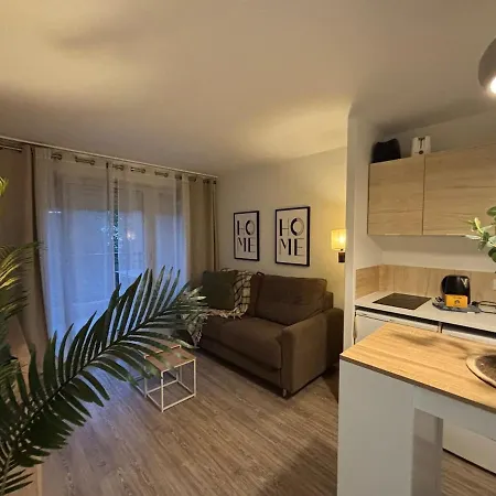 - Piscine Proche Cannes