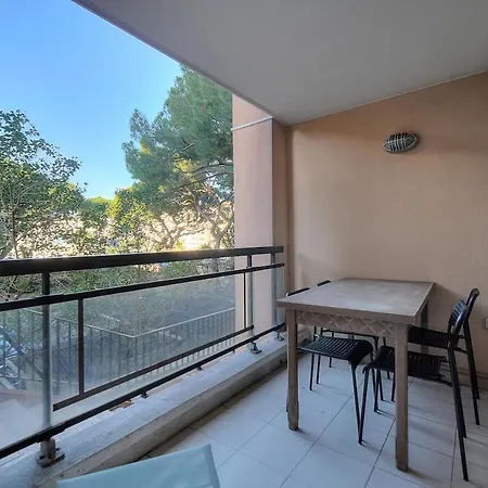 - Piscine Proche Appartement *