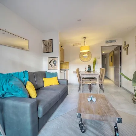 Appartement - Piscine Proche